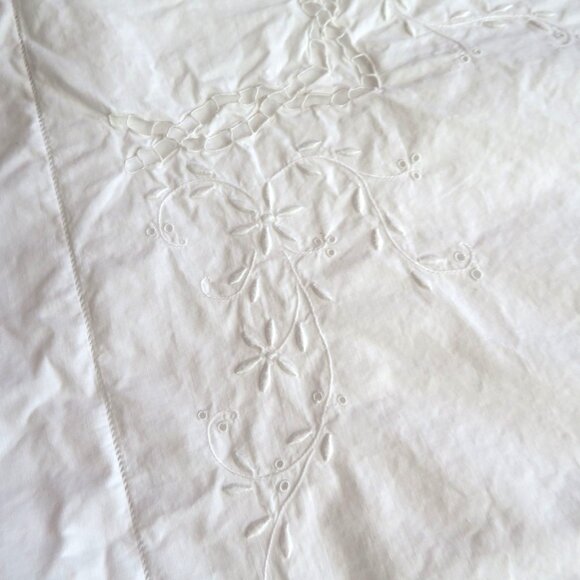 Pair of 2 Battenburg Lace Embroidered Standard Pillowcase Slip Cover Floral VTG - Picture 8 of 9